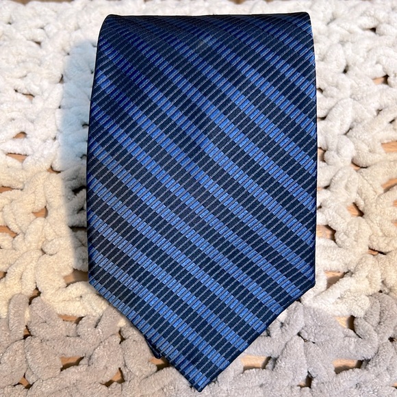 Calvin Klein Other - NWOT Calvin Klein Men’s blue silk tie